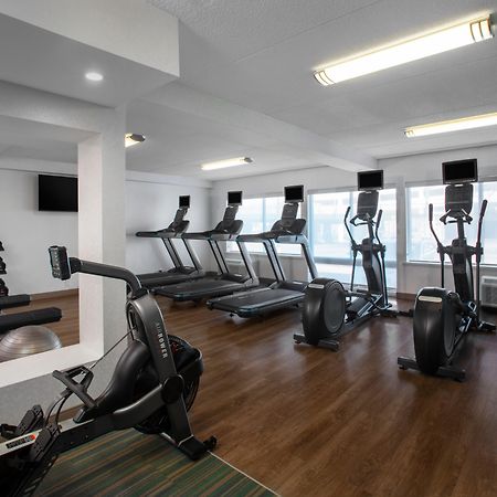 Holiday Inn Express Charleston-Civic Center By Ihg Экстерьер фото