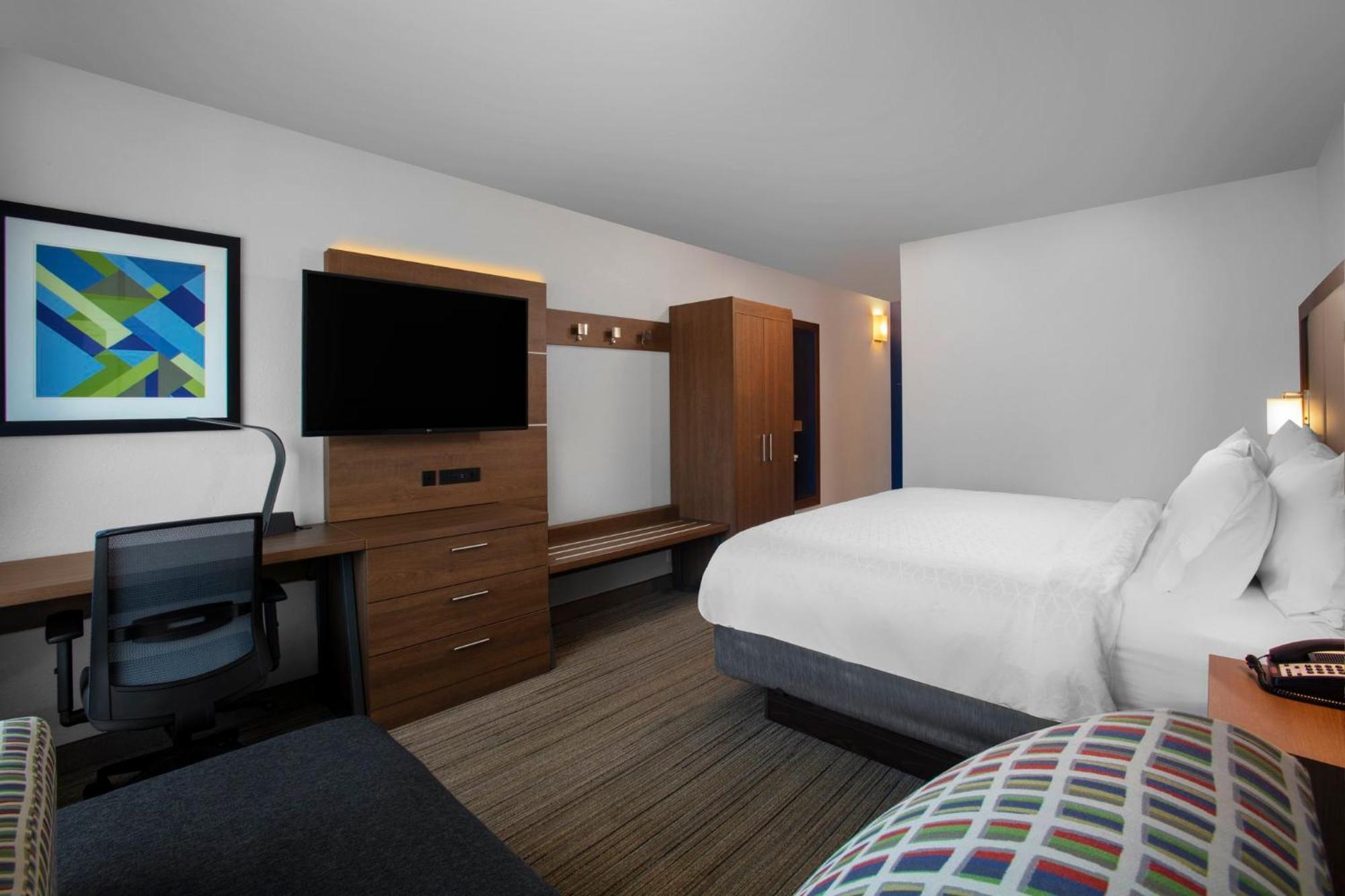 Holiday Inn Express Charleston-Civic Center By Ihg Экстерьер фото